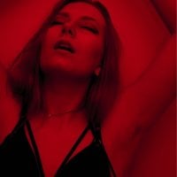 AngelinaHomol's Offline Chat Room