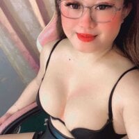SexBomb_Vaklushi webcam