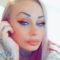 VictoriaLoveB's Offline Chat Room