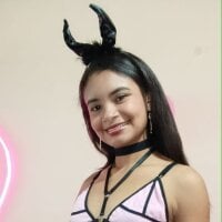 liz7skinny webcam