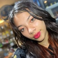 Ashlyn_Cute69's Offline Webcam Chat