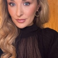 SiennaStoneXX's Offline Chat Room