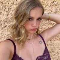 Ellakalinin00 webcam model