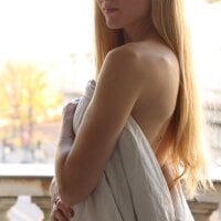 ReinaSmolla webcam model