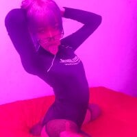 Roxxanne69 webcam model
