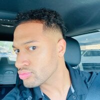 longlightskindick23's Offline Chat Room