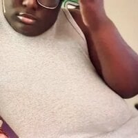 -Yagurlwest webcam model