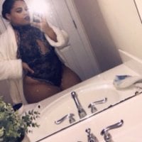 honeydusse's Offline Chat Room