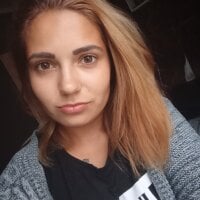 Amelia1515's Offline Chat Room