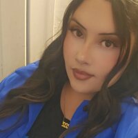 Qu33nNKing09's Offline Chat Room