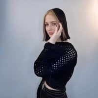 LingMercante webcam model