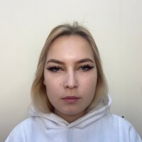 EmilyHillnb offline chat-rom