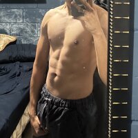 Leo23y0 webcam