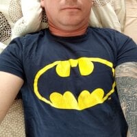 nakedfit's Offline Chat Room