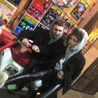 LISSA_AND_TEDDY's Offline Chat Room