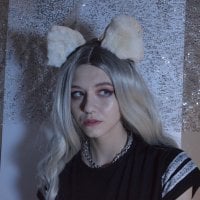 Viktoria_Emaisy's Offline Chat Room