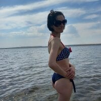 KarinsaCherry webcam model
