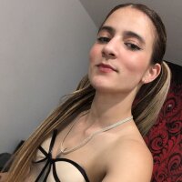 Juliieta_gray webcam model