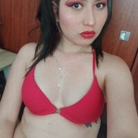 agnes2403 Adlı Modelin Çevrimdışı Sohbet Odası
