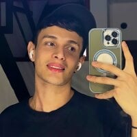 Max_Lightwood webcam model