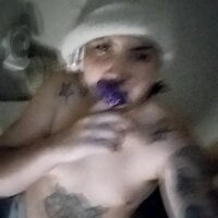 soyatesmall webcam model