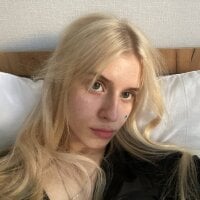 Helga__Pataki webcam