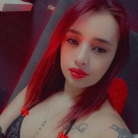 CamilaThonmson Adlı Modelin Çevrimdışı Sohbet Odası