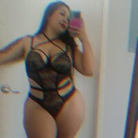latina_curvy22 webcam model