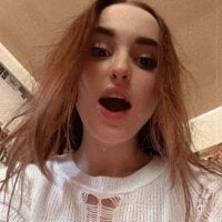 JuliaVangg_19's Avatar Pic