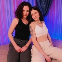 MarciaHowars' Offline Chat Room