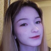 YvonneShames webcam model