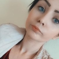 Nora_BluEyes' Offline Chat Room