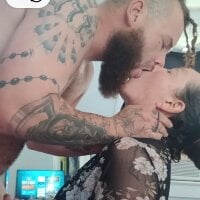 CoupleFreaks2046 webcam