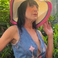 Petite-Romani-69 webcam model