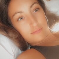 lilouu8833 webcam model