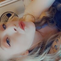 addisonquinn94's Offline Chat Room