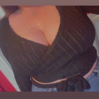 tit_quueen's Avatar Pic