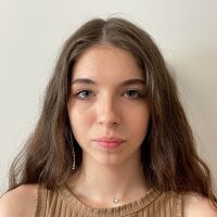 AgnesTasse Adlı Modelin Çevrimdışı Sohbet Odası