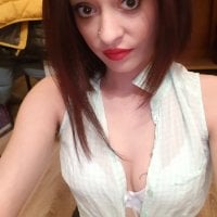 Clarasweetice's Offline Chat Room