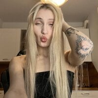 elliefrost webcam model