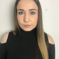 EmilyGillf's Offline Chat Room