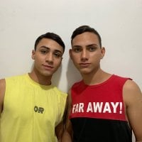 PAOLOandYOHAN's Offline Chat Room