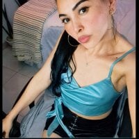 CarolineMuzgui webcam model