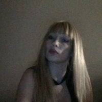 Laylastarz2020's Offline Chat Room