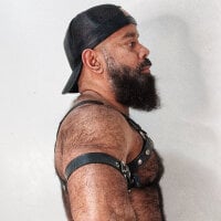 naughtybearbr webcam model