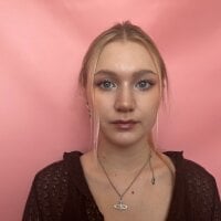 ArianeAumich webcam
