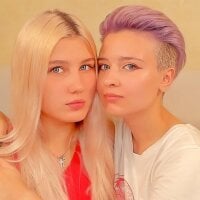 Tinderkisses' Offline Chat Room