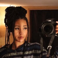 Yolande69's Offline Chat Room