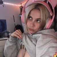 Sophieheartx's Offline Chat Room