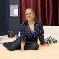 BlondeJenna's Offline Chat Room